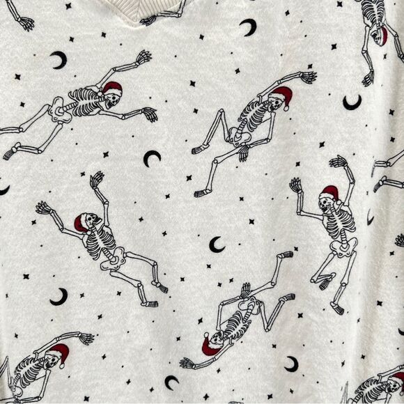Torrid Dancing Santa Skellies Whisper White V-Neck Tee - Picture 4 of 7